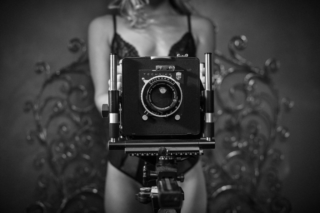 NIKON ARTICLE ON THE BOUDOIR CAFE
